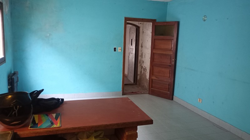 Local con vivienda 2 ambientes a reciclar en Aeroparque