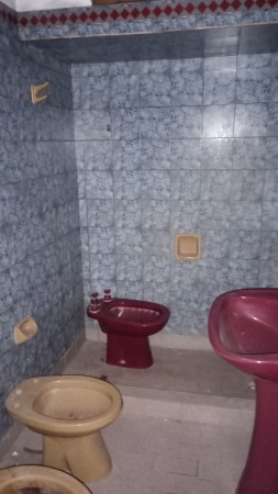 Local con vivienda 2 ambientes a reciclar en Aeroparque