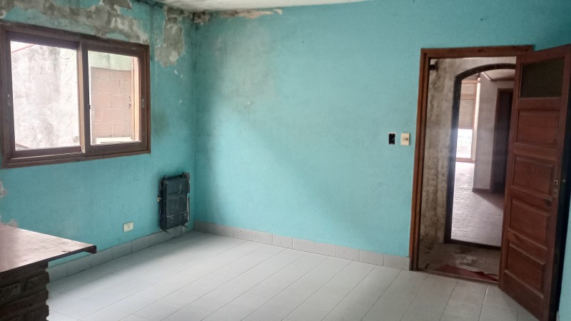 Local con vivienda 2 ambientes a reciclar en Aeroparque