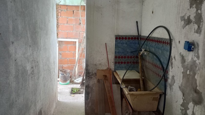 Local con vivienda 2 ambientes a reciclar en Aeroparque