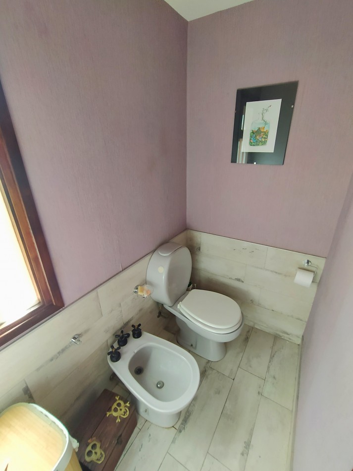 Excelente casa 4 ambientes + monoambiente