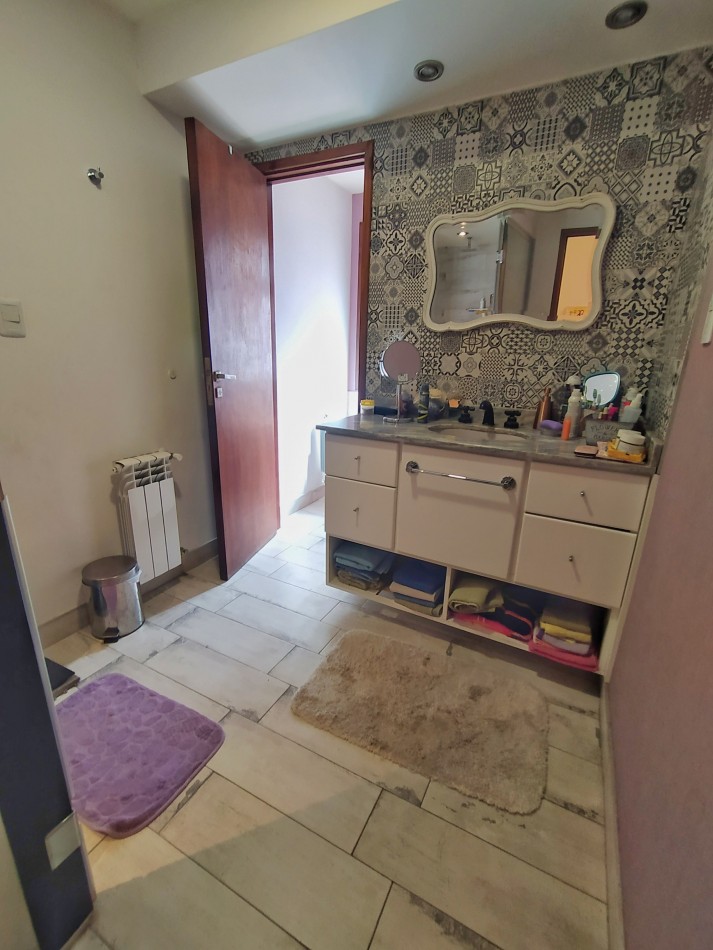 Excelente casa 4 ambientes + monoambiente
