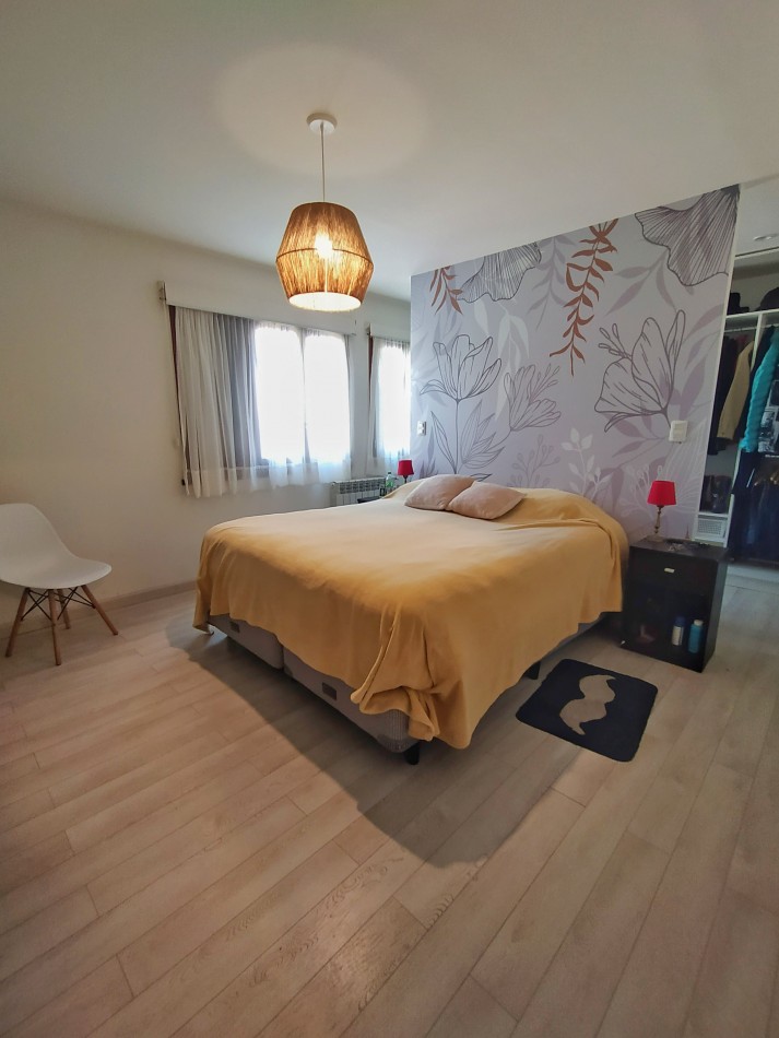 Excelente casa 4 ambientes + monoambiente