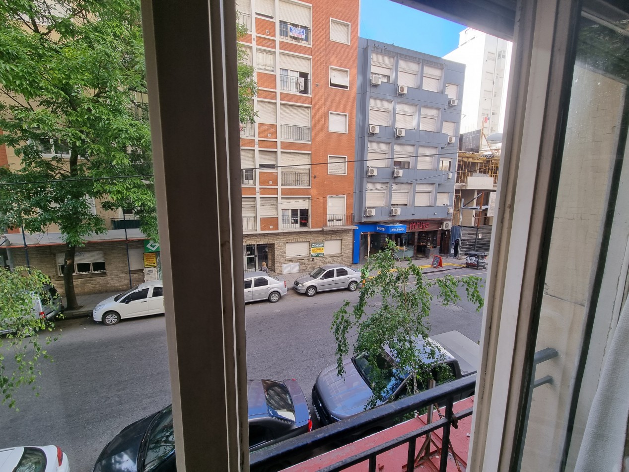 Departamento 2 ambientes a la calle