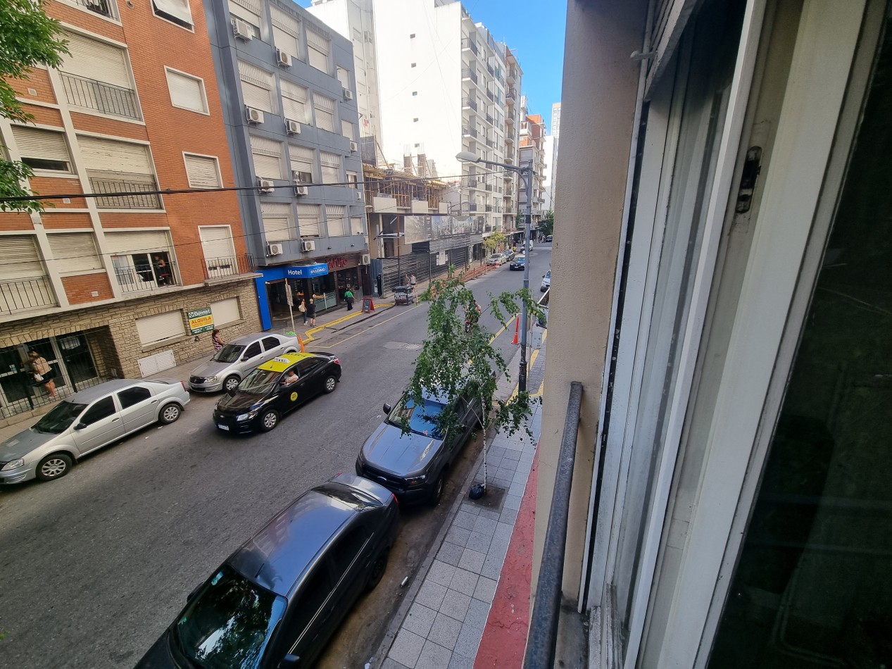 Departamento 2 ambientes a la calle