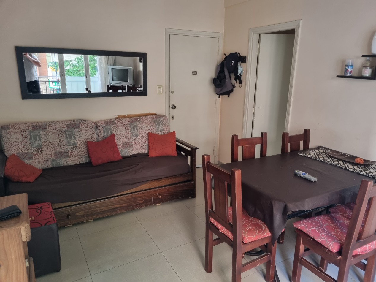 Departamento 2 ambientes a la calle