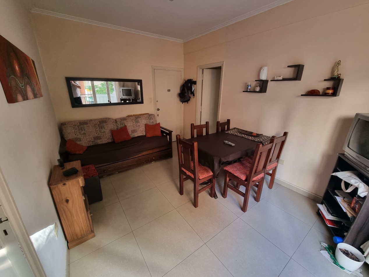 Departamento 2 ambientes a la calle