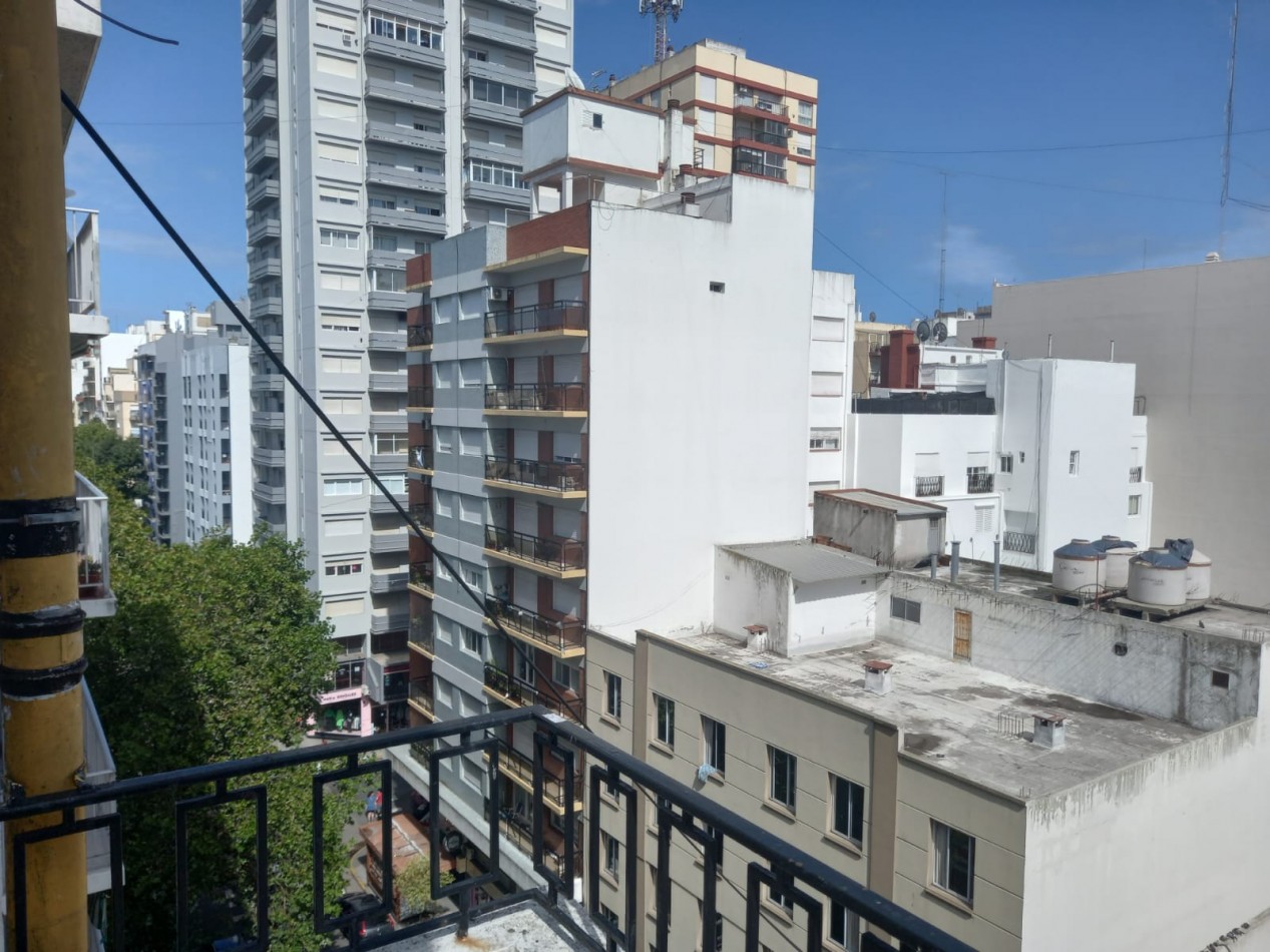 Monoambiente a la calle
