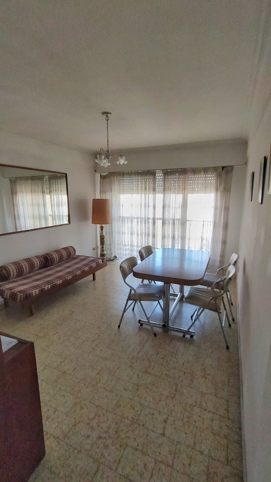 Departamento dos ambientes c/ balcon saliente