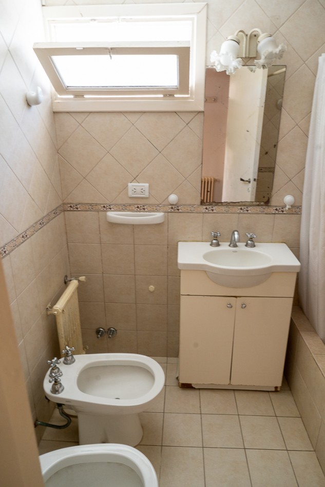 Oportunidad casa 4 ambientes con gran parque