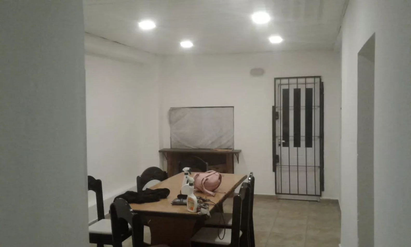 Casa cuatro ambientes sobre lote propio