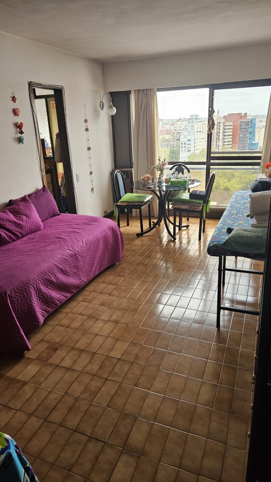 Departamento de 1 ambiente con Balcon Frances! Vista Abierta, Piso 15.