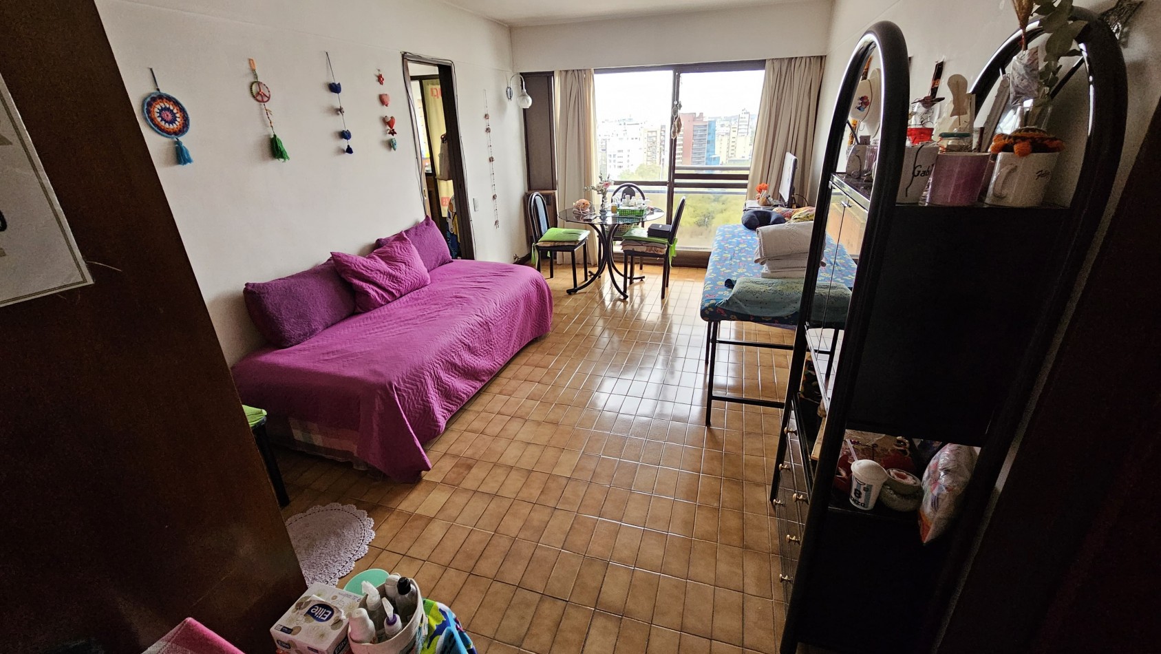 Departamento de 1 ambiente con Balcon Frances! Vista Abierta, Piso 15.