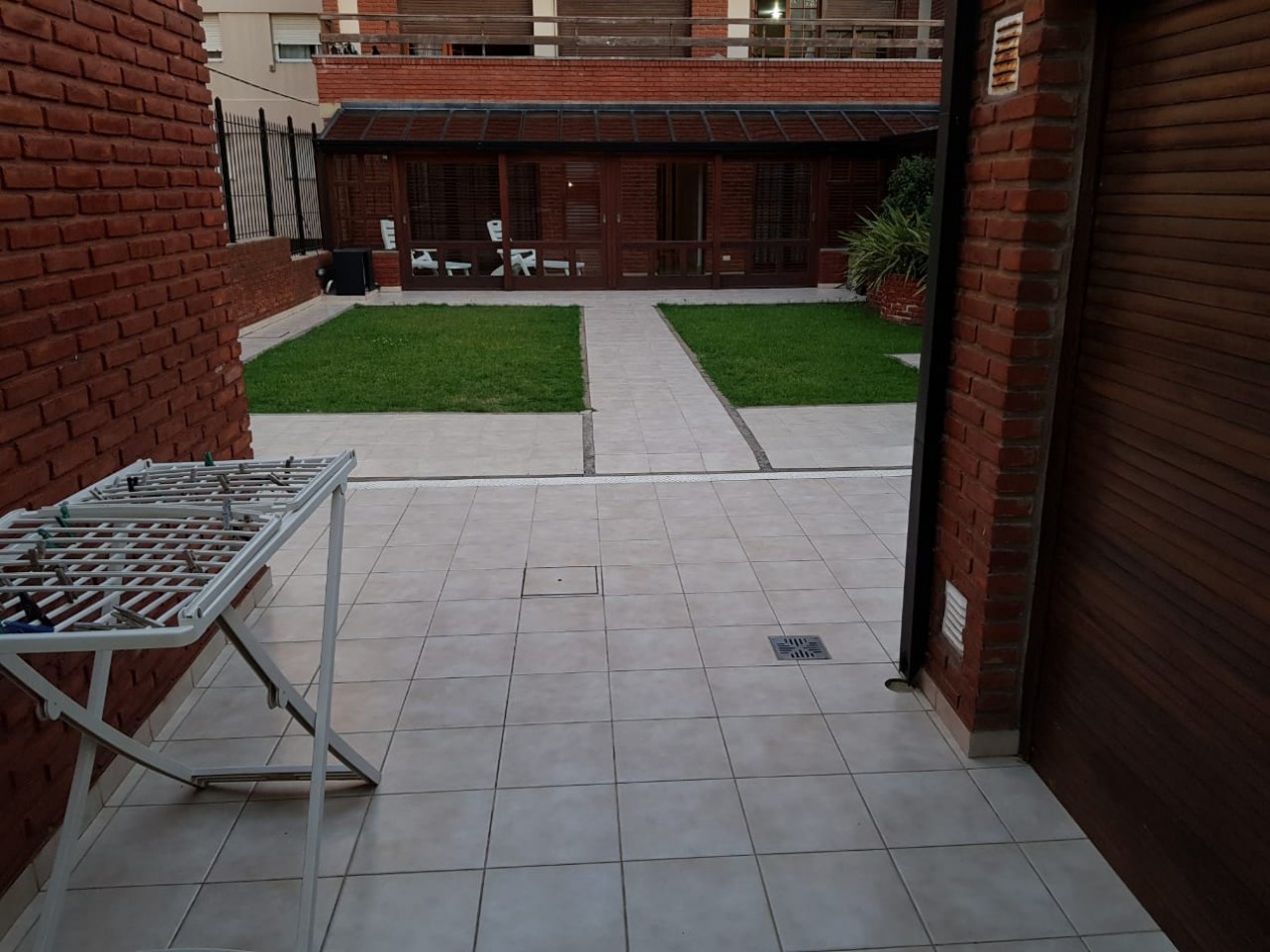 Piso con vista al mar 3 ambientes con escritorio jardin y quincho propio