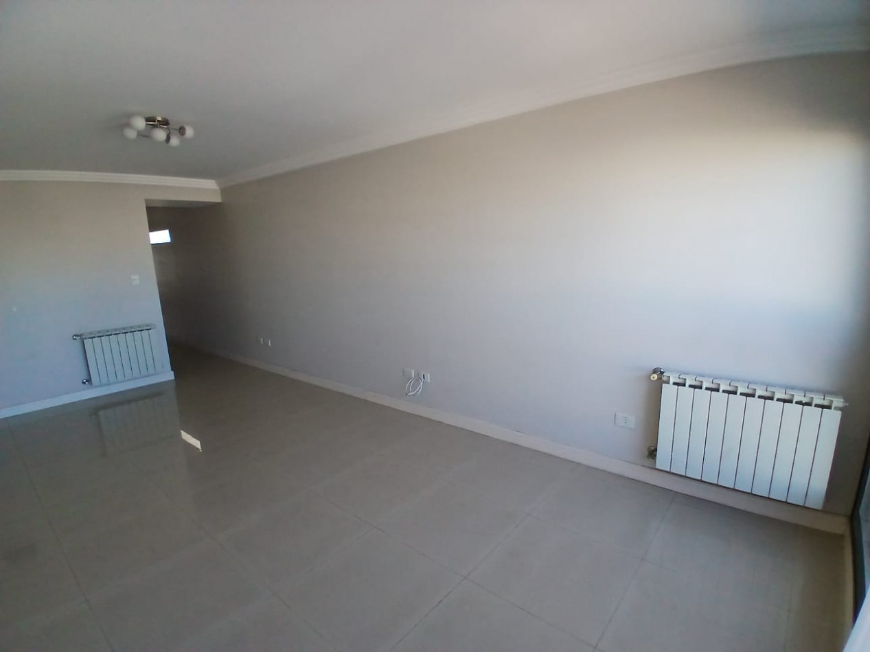 Departamento 2 ambientes, Alquiler 24 meses, Hipolito Yrigoyen 2800, con Cochera y Baulera