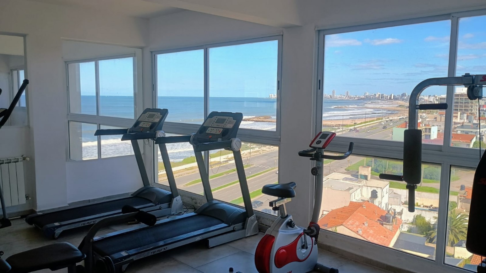 Depto 3 ambientes vista al mar, cochera y amenities 