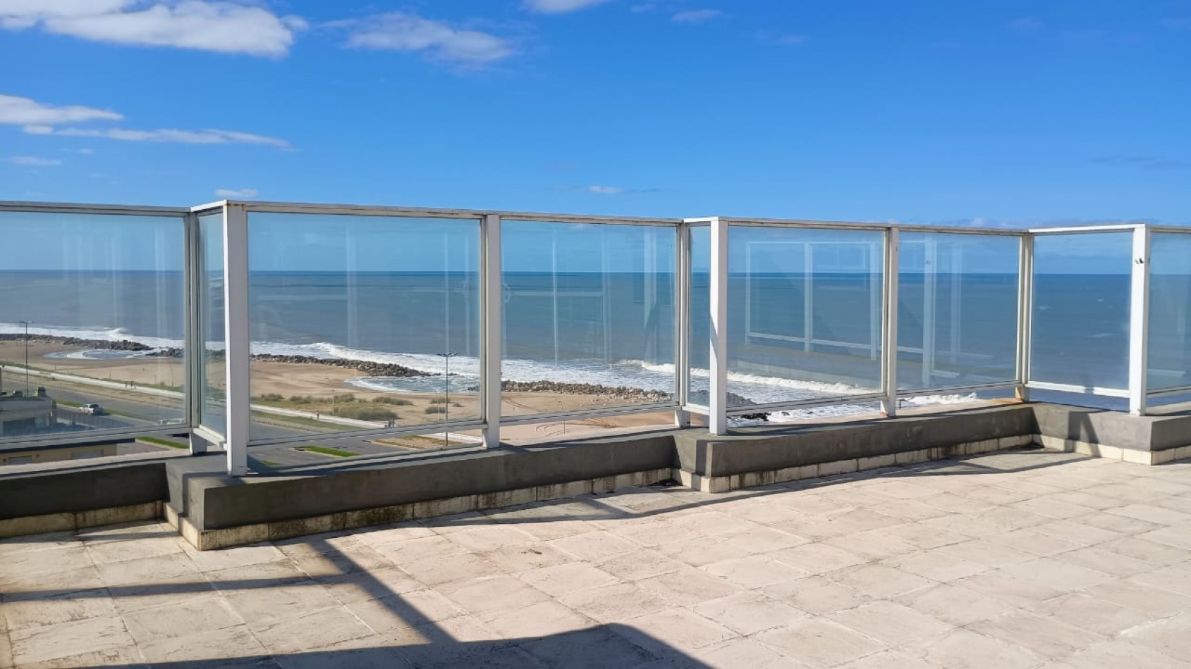 Depto 3 ambientes vista al mar, cochera y amenities 