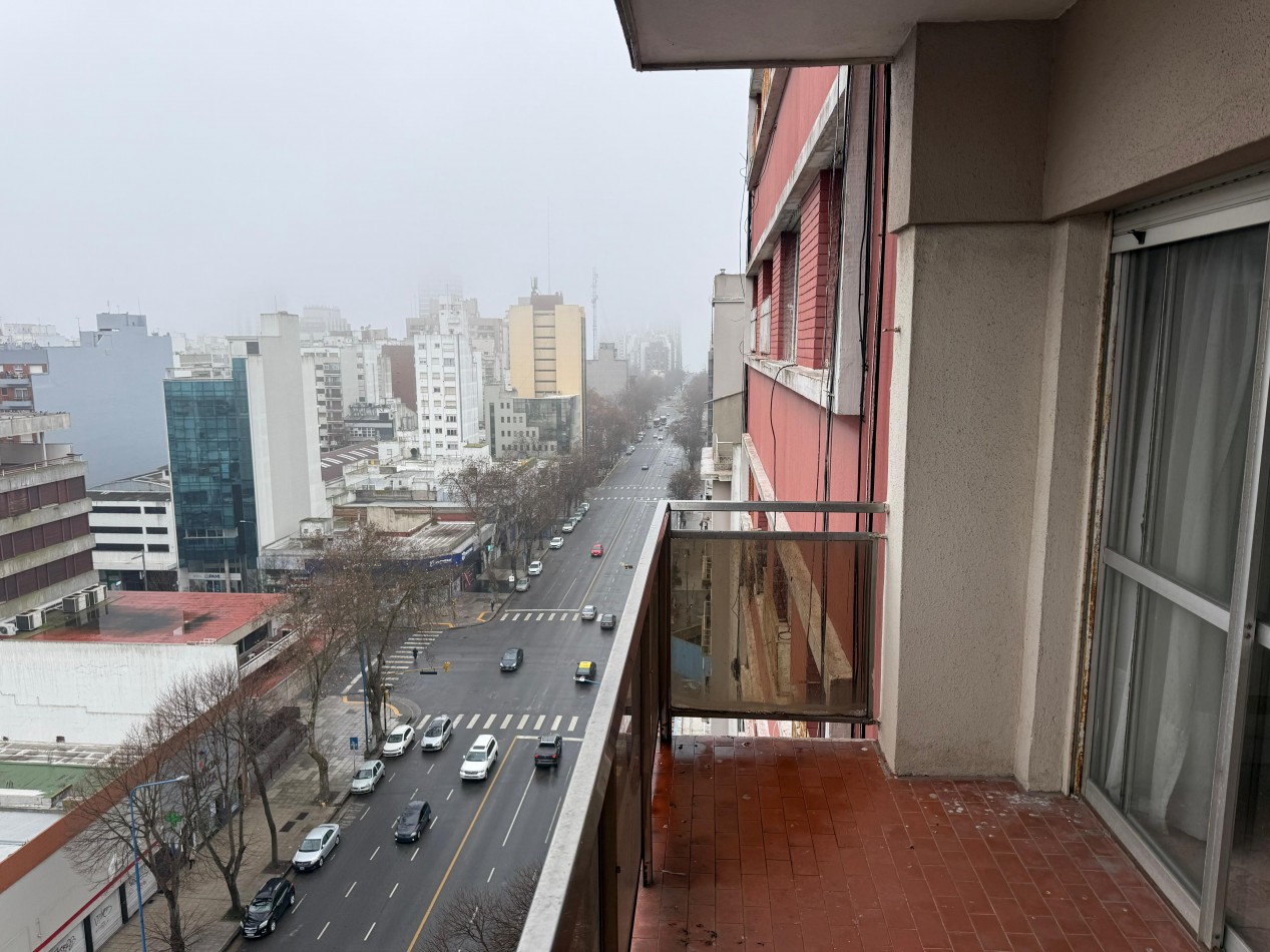 Oportunidad piso 4 ambientes al frente con dependencia