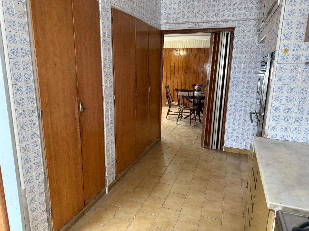 Oportunidad piso 4 ambientes al frente con dependencia