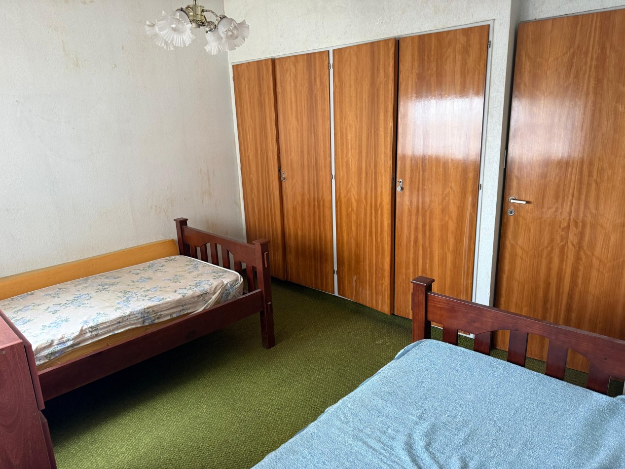 Oportunidad piso 4 ambientes al frente con dependencia