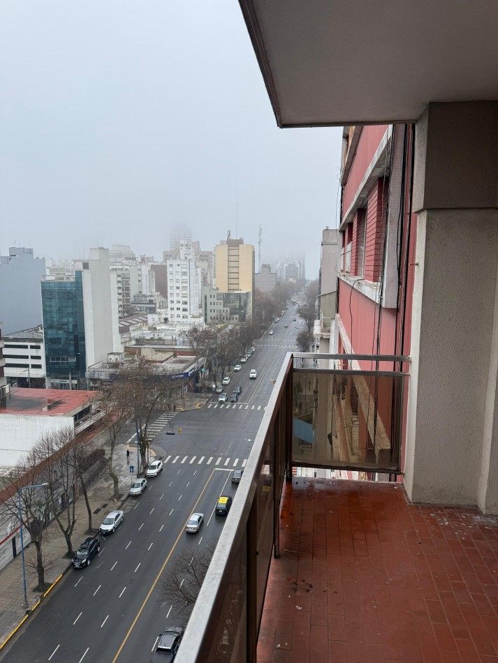 Oportunidad piso 4 ambientes al frente con dependencia
