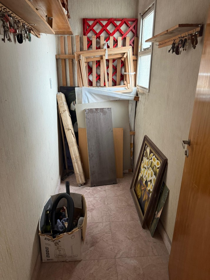 Oportunidad piso 4 ambientes al frente con dependencia