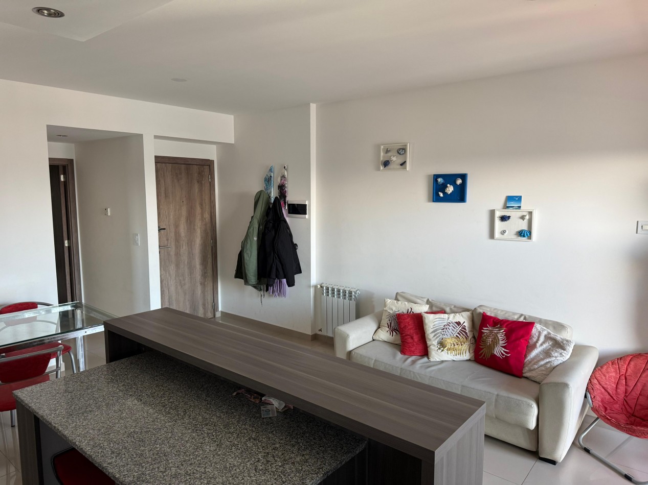 Venta | Departamento dos Ambientes en edificio moderno  - Independencia y Garay