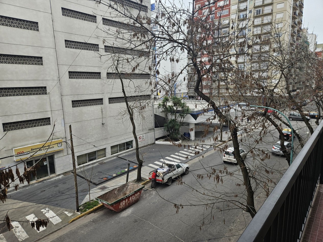 Dos ambientes c/ dependencia al frente