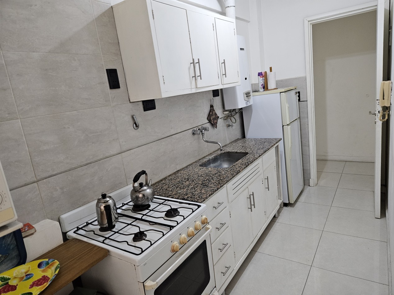 Venta | Dos ambientes c/ dep. al frente. Plaza Colon