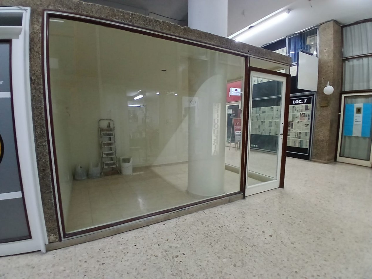 Alquiler Local en Galeria SEMAR Av. Colon 2134