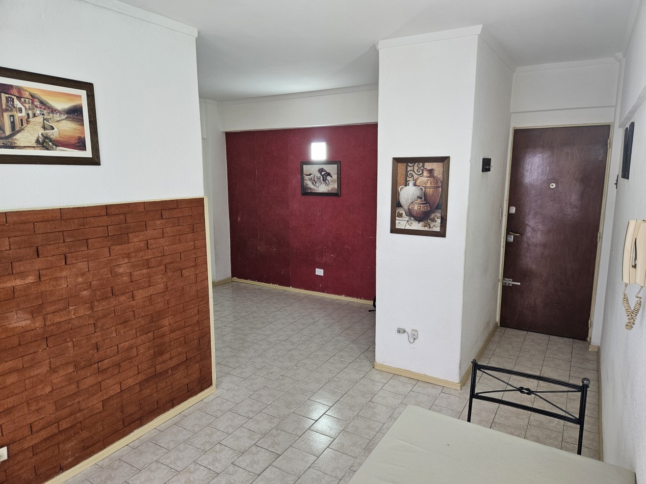 VENTA Departamento ambiente y medio Plaza Colon