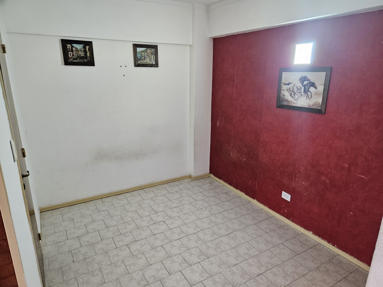 VENTA Departamento ambiente y medio Plaza Colon