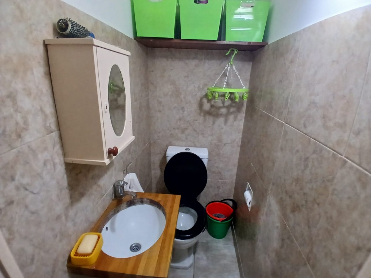 Venta Departamento de 2 ambientes a la calle, con dependencia, Entre Rios 1700.