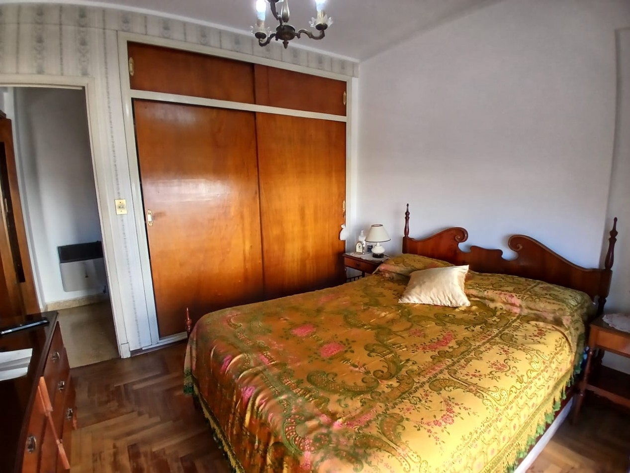 Venta Departamento de 2 ambientes a la calle, con dependencia, Entre Rios 1700.