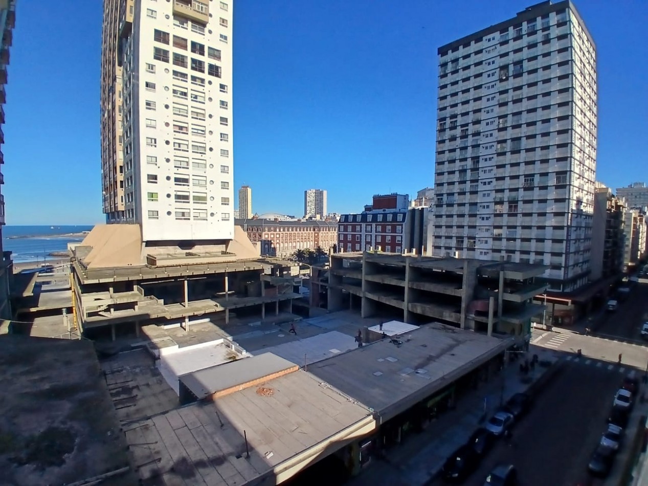 Venta Departamento de 2 ambientes a la calle, con dependencia, Entre Rios 1700.