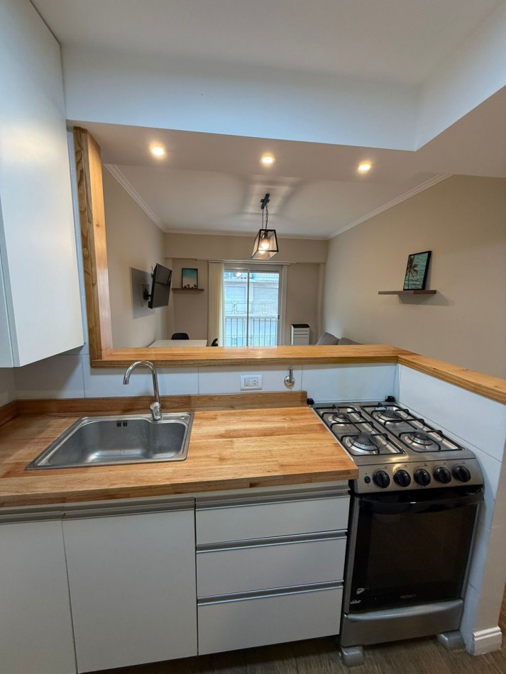 Venta, Departamento de 2 ambientes con balcon saliente al Frente. Santiago del Estero y Bolivar