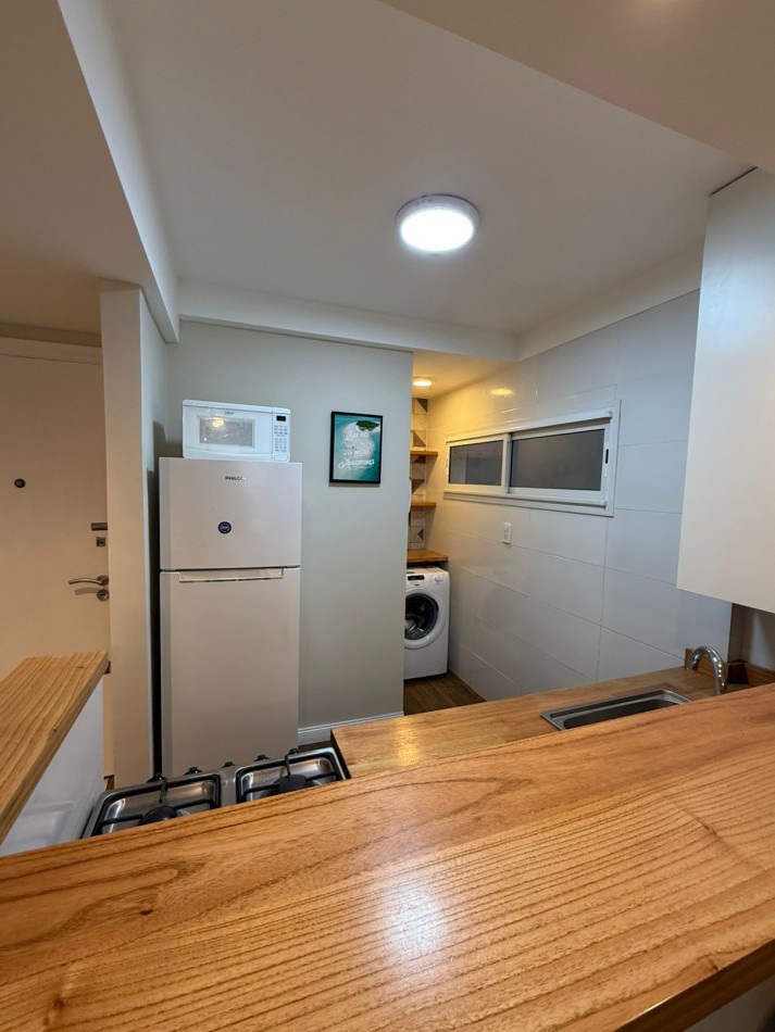 Venta, Departamento de 2 ambientes con balcon saliente al Frente. Santiago del Estero y Bolivar