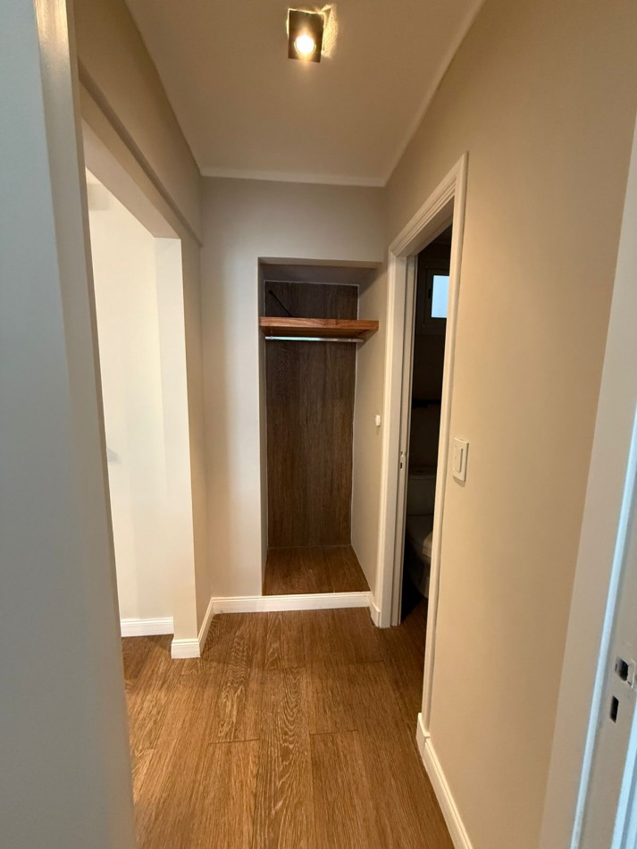 Venta, Departamento de 2 ambientes con balcon saliente al Frente. Santiago del Estero y Bolivar