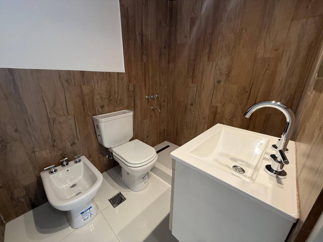 Venta Departamento de 3 ambientes con cochera, Santa Fe y 9 de Julio.