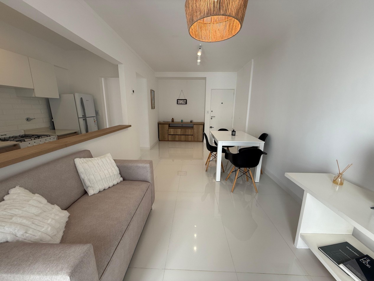 Venta Departamento de 3 ambientes con cochera, Santa Fe y 9 de Julio.