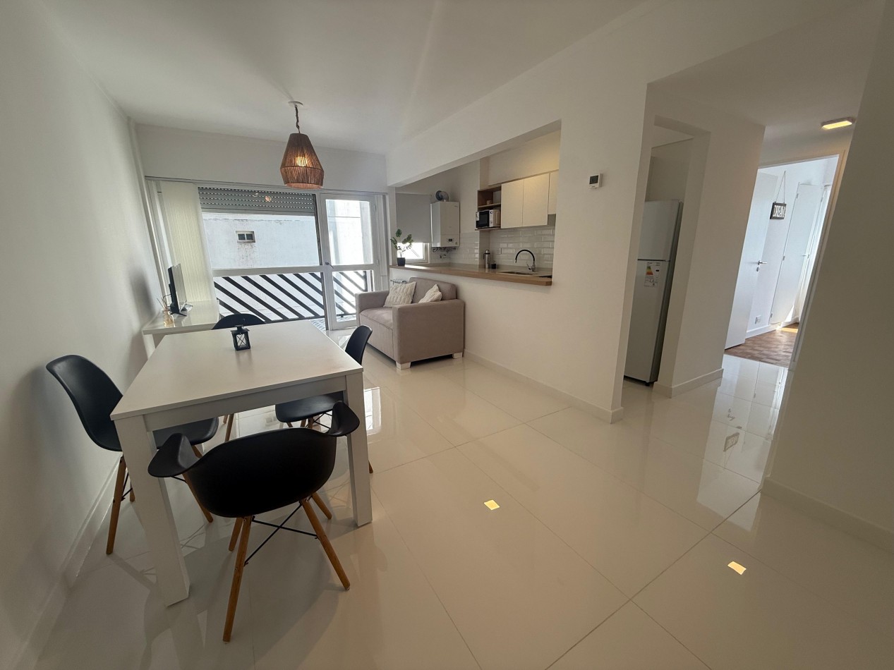 Venta Departamento de 3 ambientes con cochera, Santa Fe y 9 de Julio.