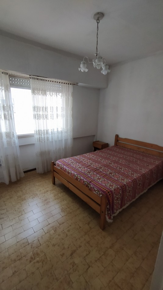 Departamento dos ambientes c/ balcon saliente
