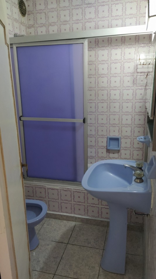 Departamento dos ambientes c/ balcon saliente