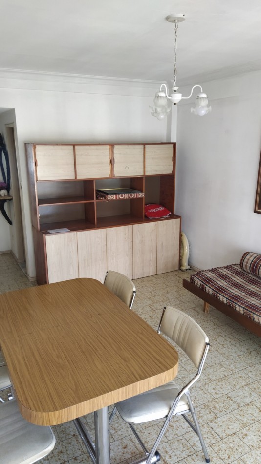 Departamento dos ambientes c/ balcon saliente