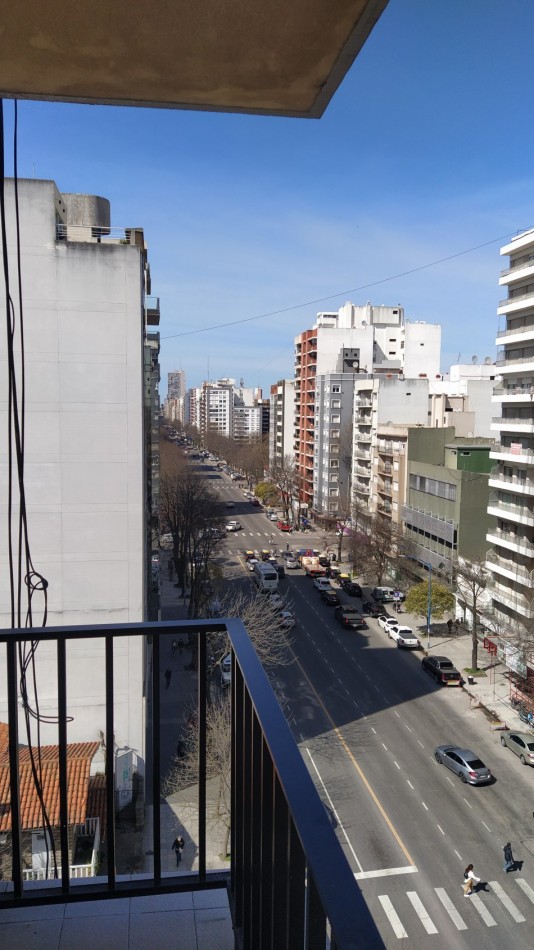 Departamento dos ambientes c/ balcon saliente
