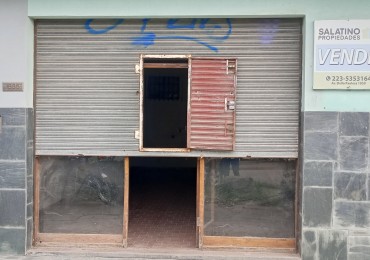 Local con vivienda 2 ambientes a reciclar en Aeroparque