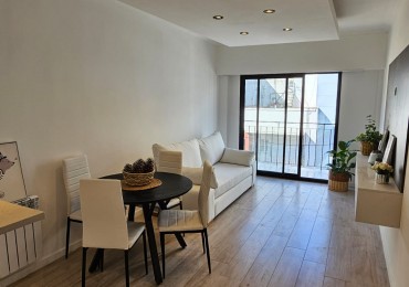 Departamento tres ambientes a la calle totalmente reciclado