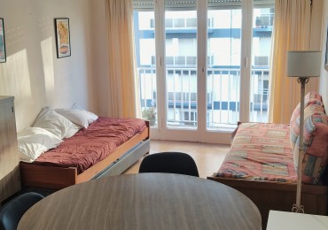 Monoambiente externo con balcon