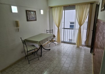 VENTA Departamento ambiente y medio Plaza Colon