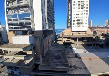 Venta Departamento de 2 ambientes a la calle, con dependencia, Entre Rios 1700.